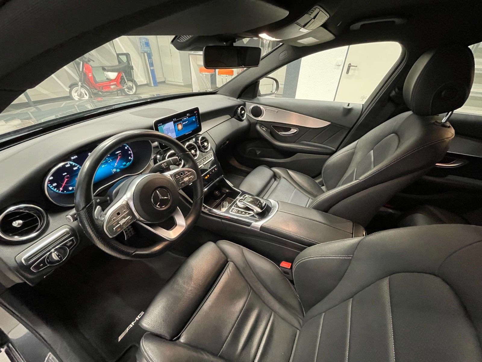 Fahrzeugabbildung Mercedes-Benz C 200 T-Modell AMG Line*AHK*LED