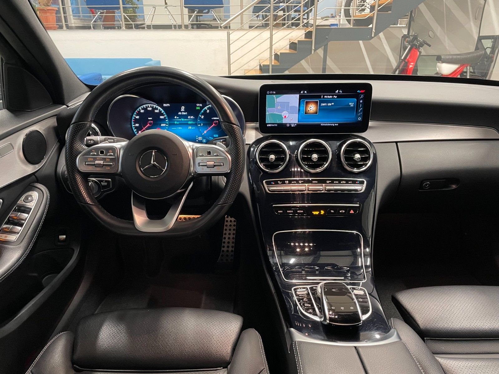 Fahrzeugabbildung Mercedes-Benz C 200 T-Modell AMG Line*AHK*LED