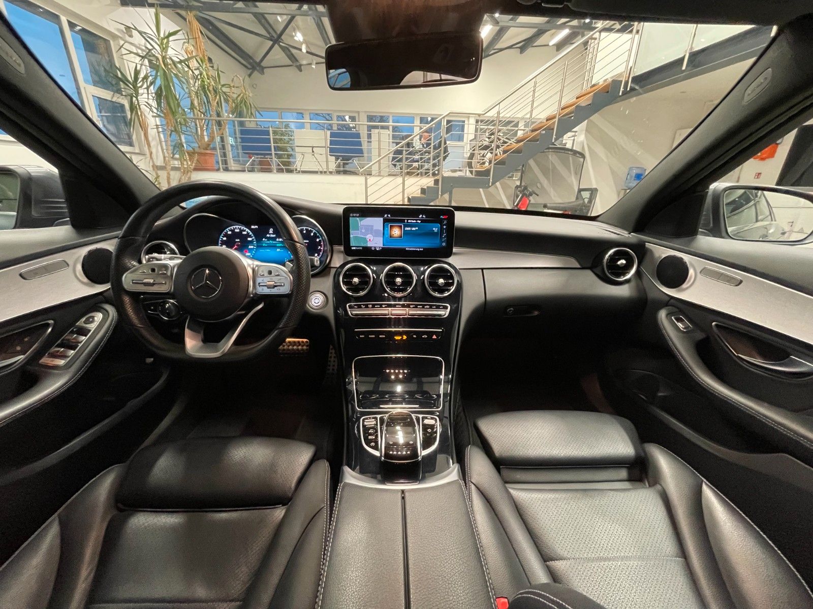 Fahrzeugabbildung Mercedes-Benz C 200 T-Modell AMG Line*AHK*LED