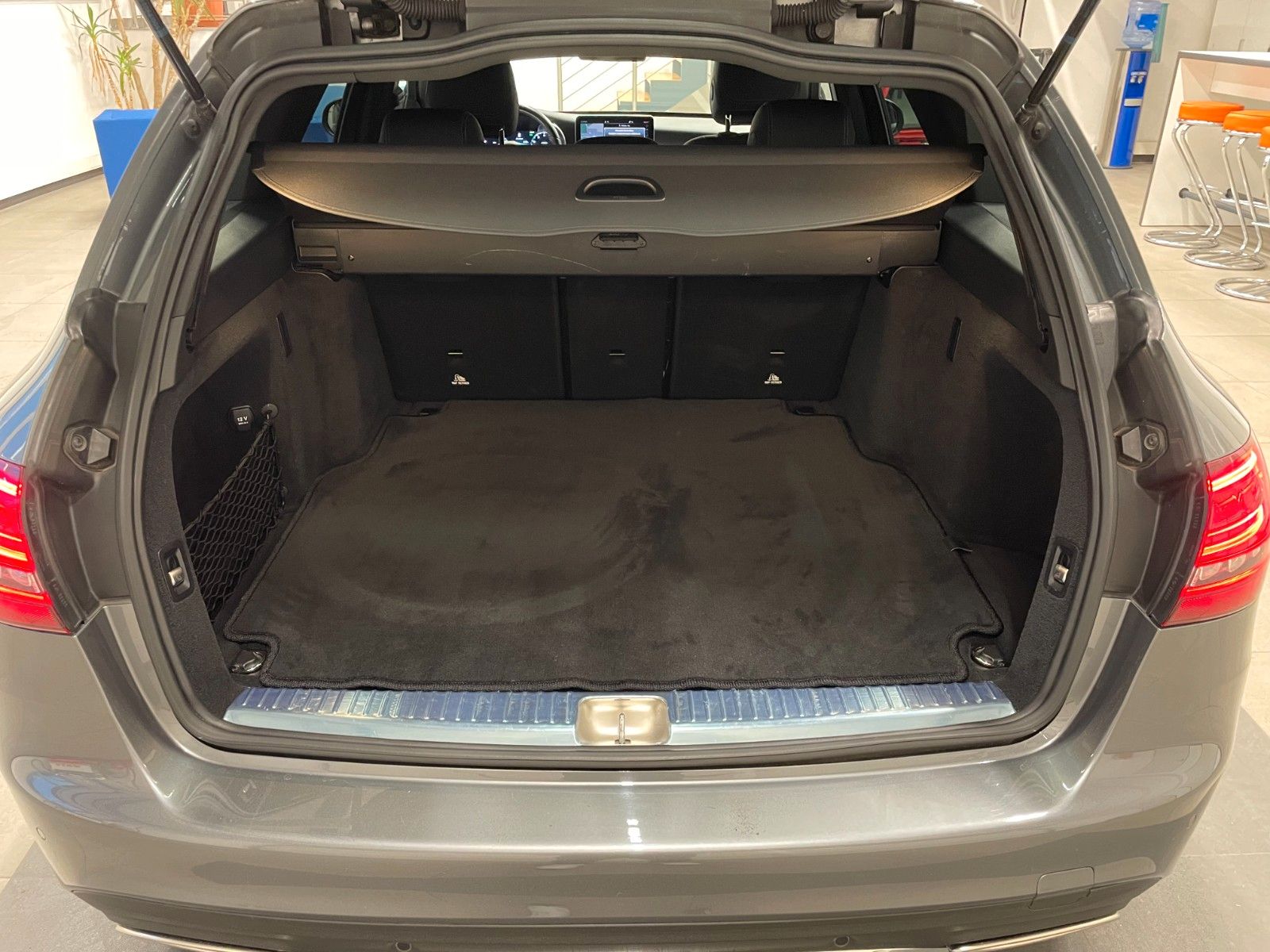 Fahrzeugabbildung Mercedes-Benz C 200 T-Modell AMG Line*AHK*LED