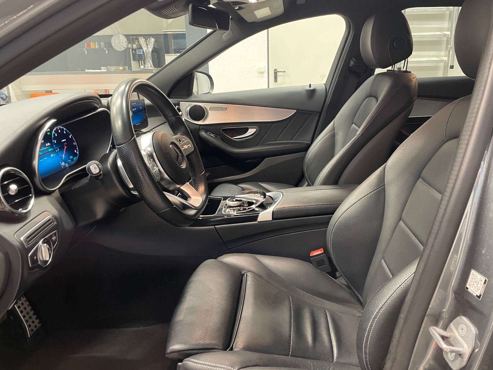 Fahrzeugabbildung Mercedes-Benz C 200 T-Modell AMG Line*AHK*LED