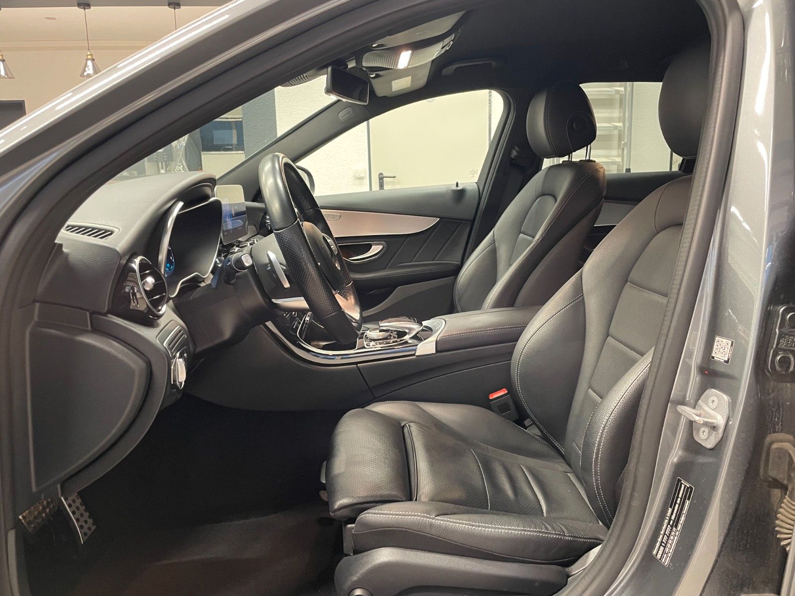 Fahrzeugabbildung Mercedes-Benz C 200 T-Modell AMG Line*AHK*LED