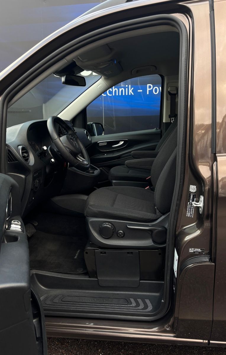 Fahrzeugabbildung Mercedes-Benz Vito Tourer 114/116 CDI 4Matic-AHK-LED-1.Hand