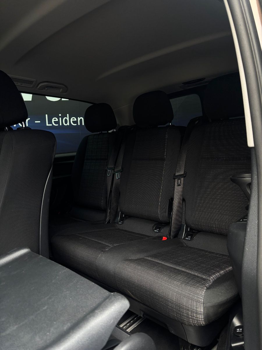 Fahrzeugabbildung Mercedes-Benz Vito Tourer 114/116 CDI 4Matic-AHK-LED-1.Hand