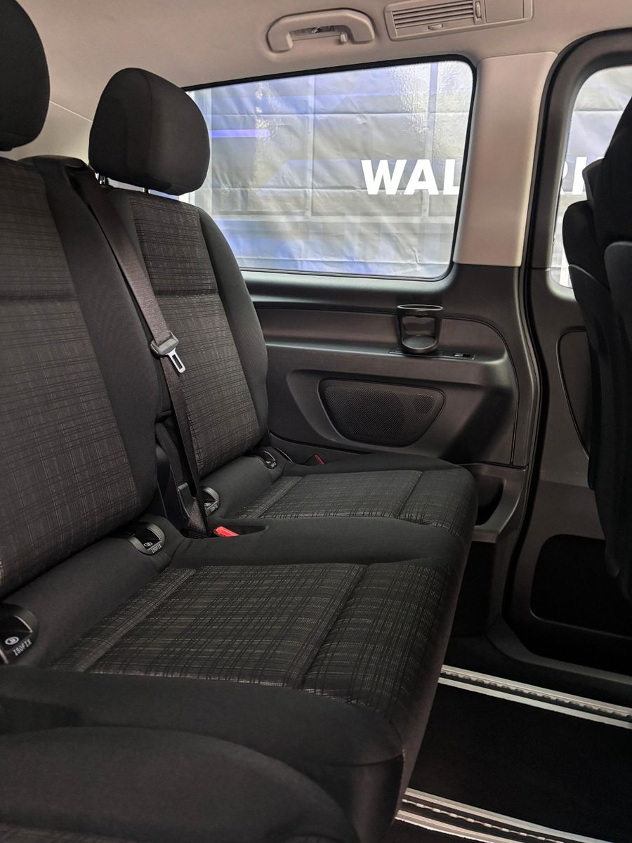 Fahrzeugabbildung Mercedes-Benz Vito Tourer 114/116 CDI 4Matic-AHK-LED-1.Hand