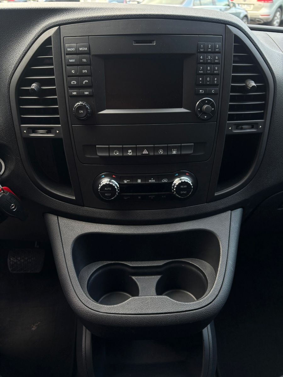 Fahrzeugabbildung Mercedes-Benz Vito Tourer 114/116 CDI 4Matic-AHK-LED-1.Hand