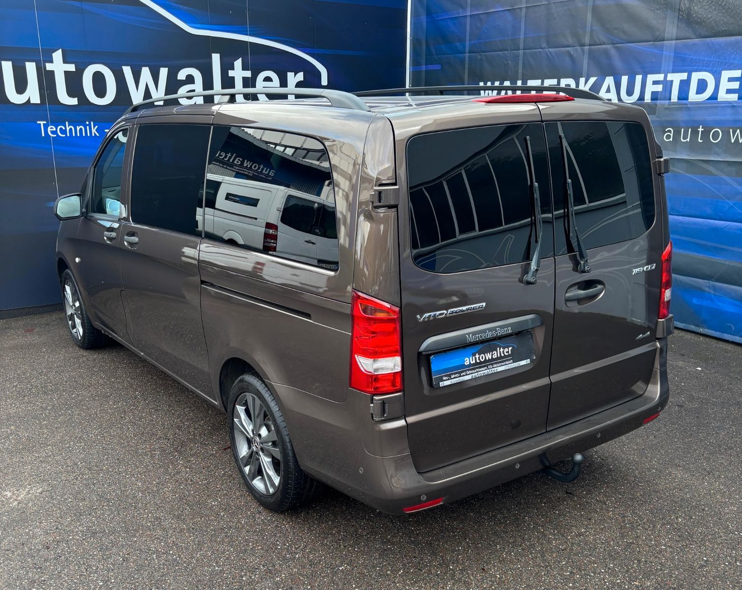 Fahrzeugabbildung Mercedes-Benz Vito Tourer 114/116 CDI 4Matic-AHK-LED-1.Hand