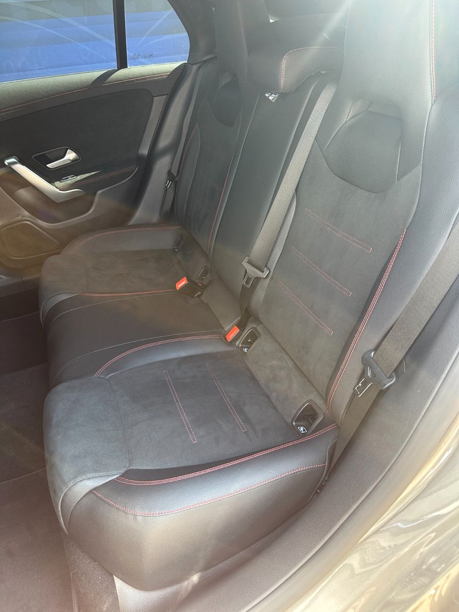 Fahrzeugabbildung Mercedes-Benz CLA 180 SB AMG-LED-Nightpaket