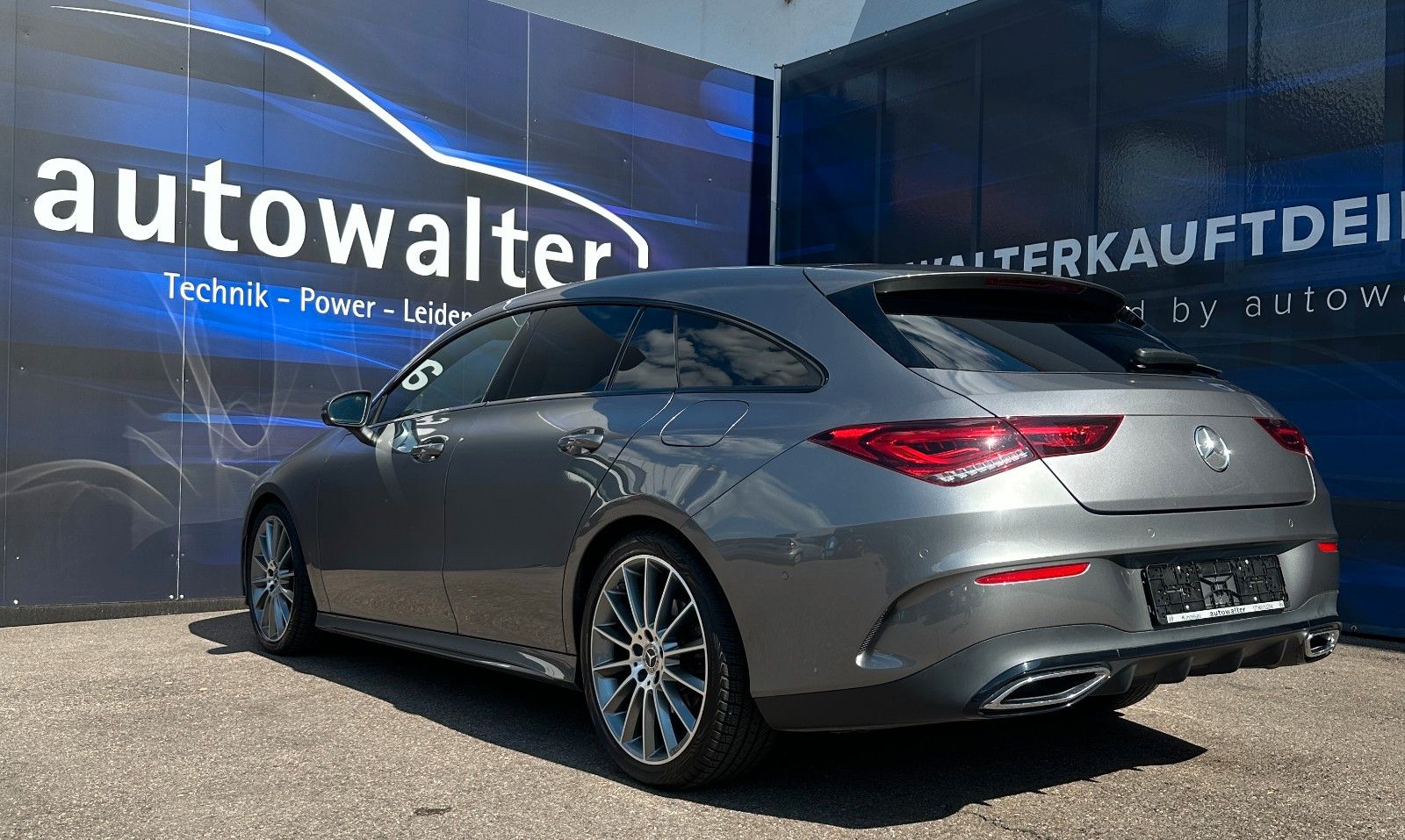 Fahrzeugabbildung Mercedes-Benz CLA 180 SB AMG-LED-Nightpaket