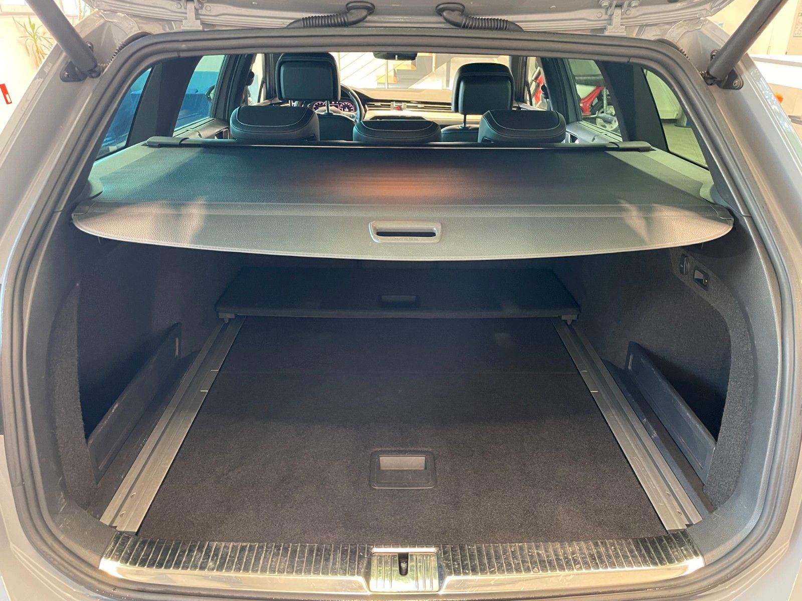 Fahrzeugabbildung Volkswagen 2.0 TSI 4M R-Line Limited Edition*AHK*