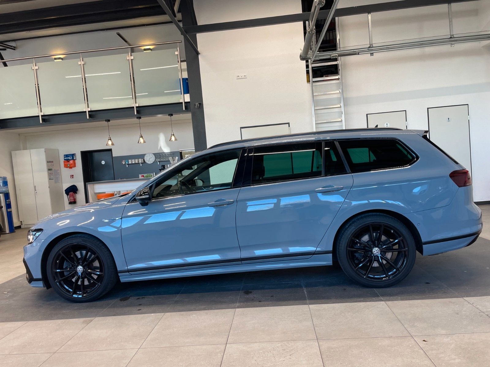 Fahrzeugabbildung Volkswagen 2.0 TSI 4M R-Line Limited Edition*AHK*