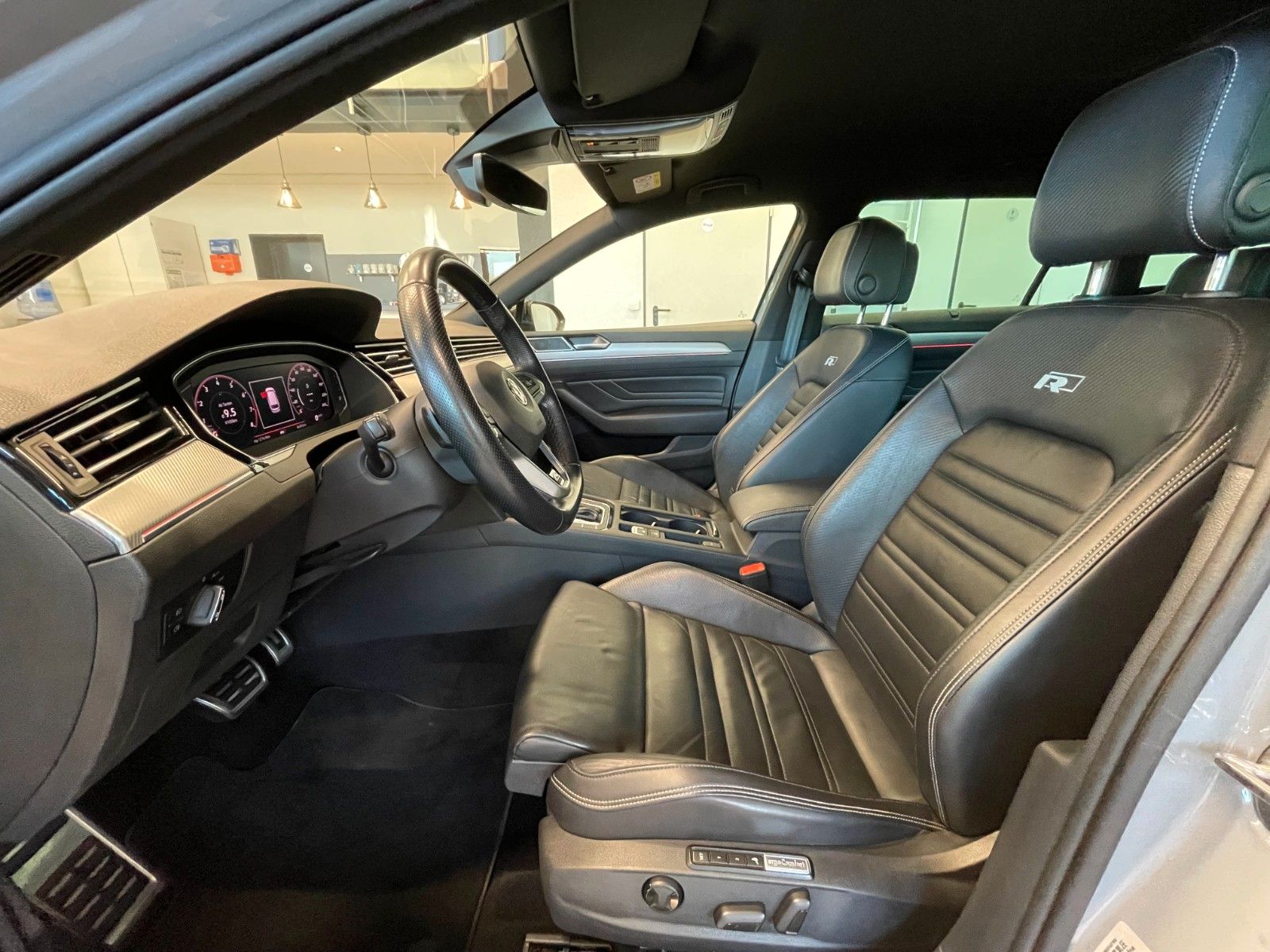 Fahrzeugabbildung Volkswagen 2.0 TSI 4M R-Line Limited Edition*AHK*