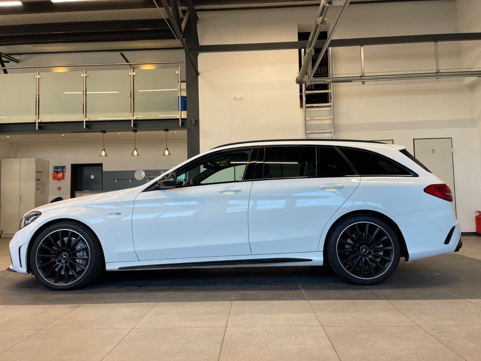 Fahrzeugabbildung Mercedes-Benz C 43 T AMG 4Matic*Pano*Burmester*AMGPerformance