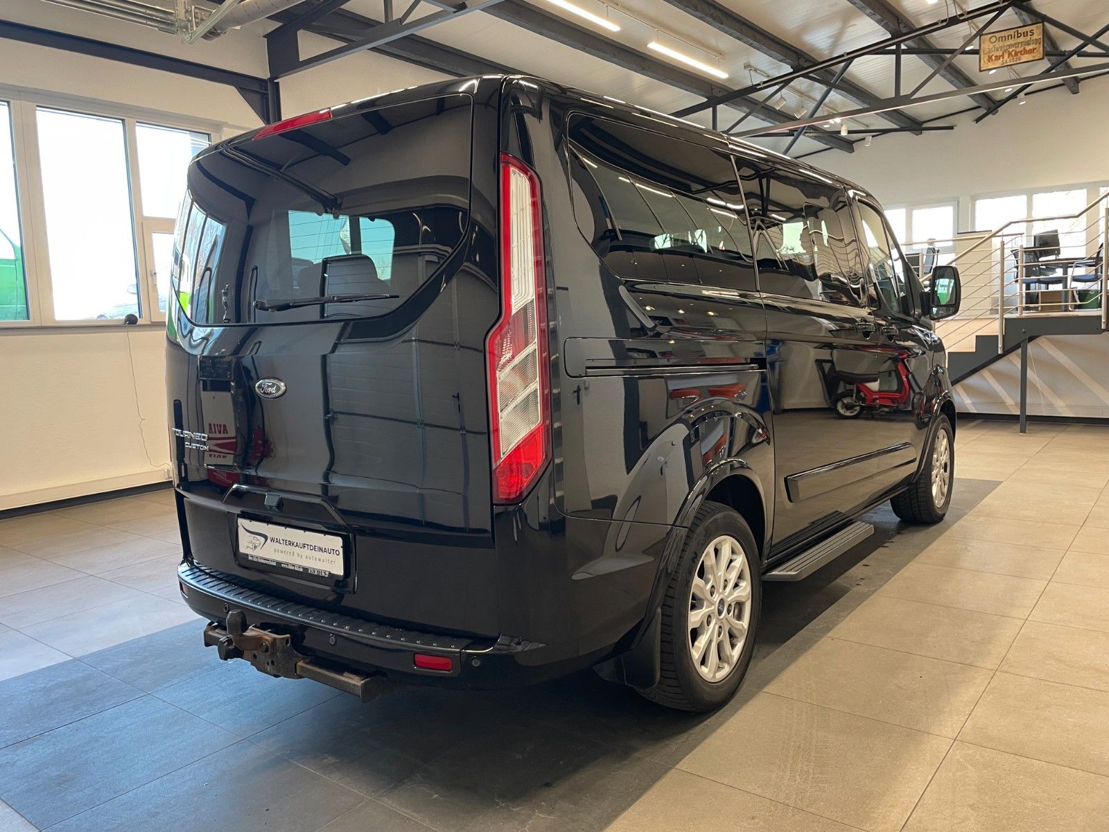 Fahrzeugabbildung Ford Tourneo Custom Kombi 310 L1 Tourneo Titanium