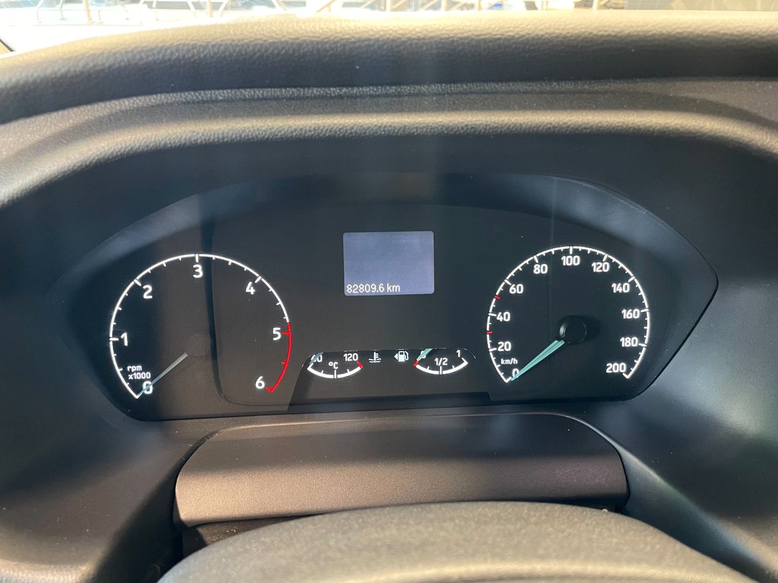 Fahrzeugabbildung Ford Tourneo Custom Kombi 310 L1 Tourneo Titanium