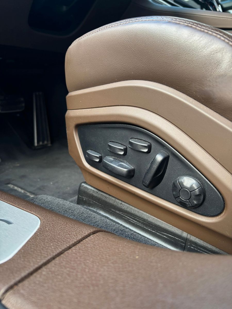 Fahrzeugabbildung Porsche Panamera Turbo S-Vollausstattung