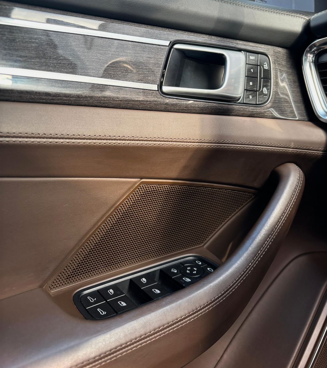 Fahrzeugabbildung Porsche Panamera Turbo S-Vollausstattung