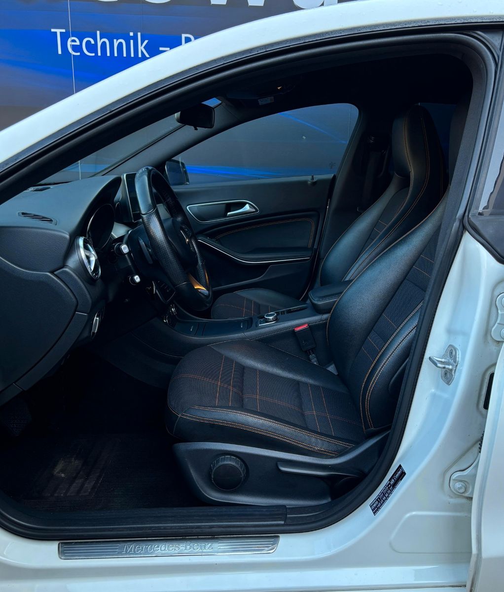 Fahrzeugabbildung Mercedes-Benz Shooting Brake CLA 220 CDI  d AHK Schwenkbar