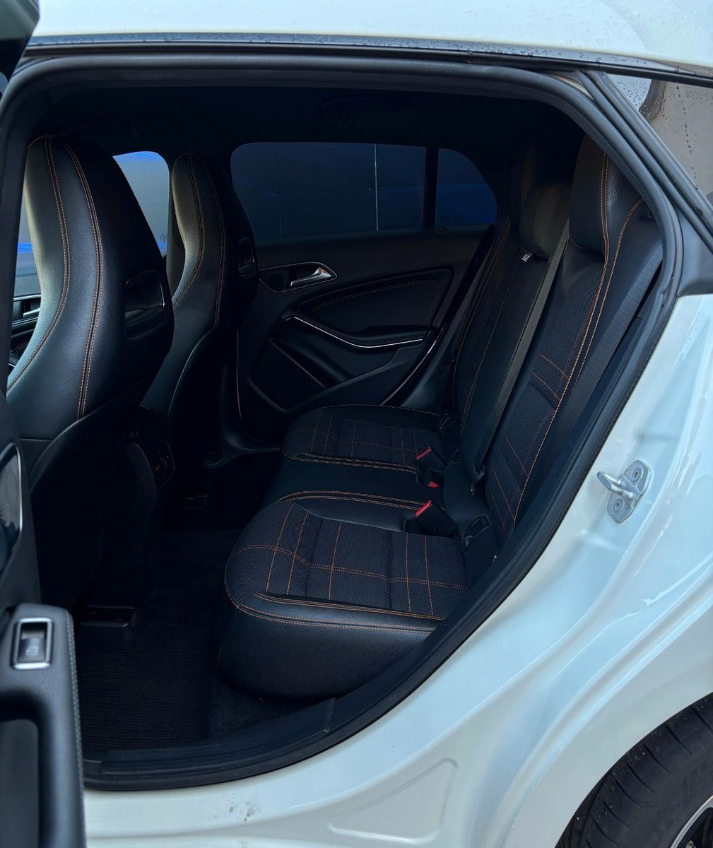 Fahrzeugabbildung Mercedes-Benz Shooting Brake CLA 220 CDI  d AHK Schwenkbar