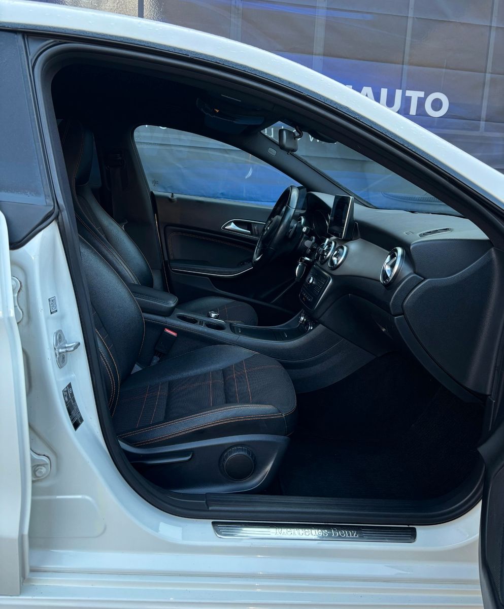 Fahrzeugabbildung Mercedes-Benz Shooting Brake CLA 220 CDI  d AHK Schwenkbar