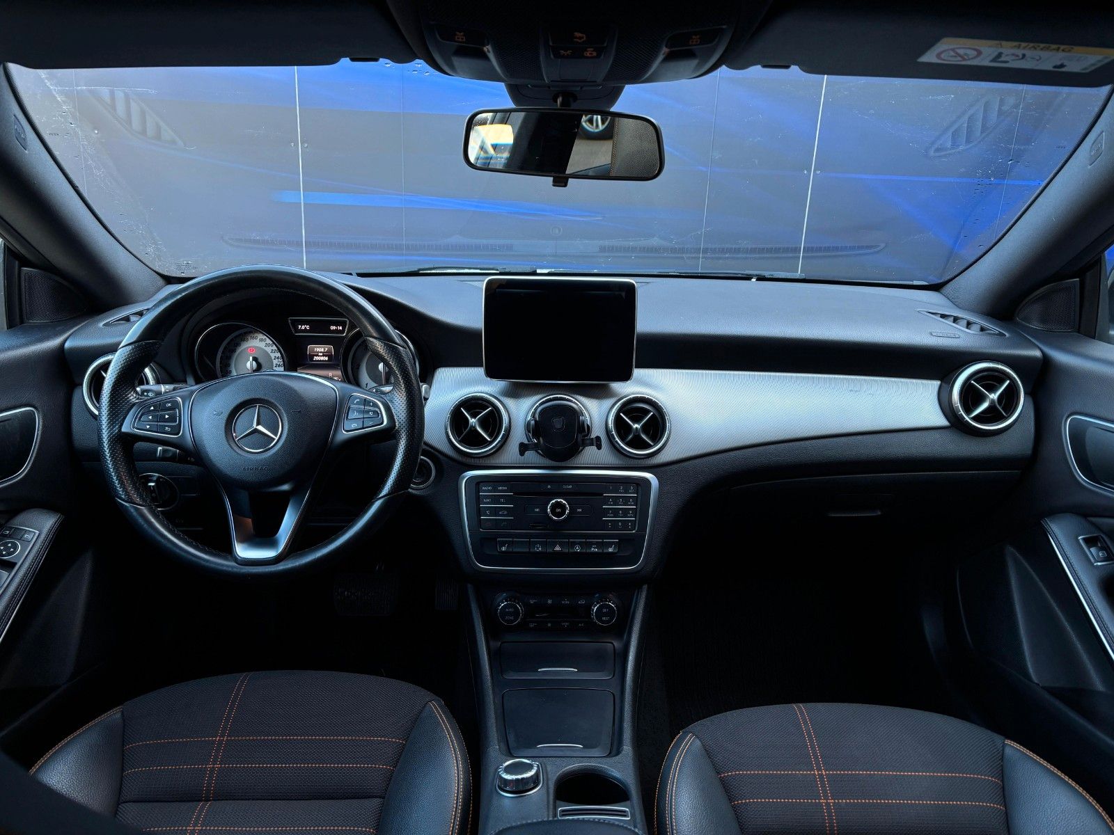 Fahrzeugabbildung Mercedes-Benz Shooting Brake CLA 220 CDI  d AHK Schwenkbar