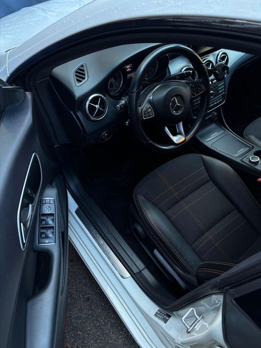 Fahrzeugabbildung Mercedes-Benz Shooting Brake CLA 220 CDI  d AHK Schwenkbar