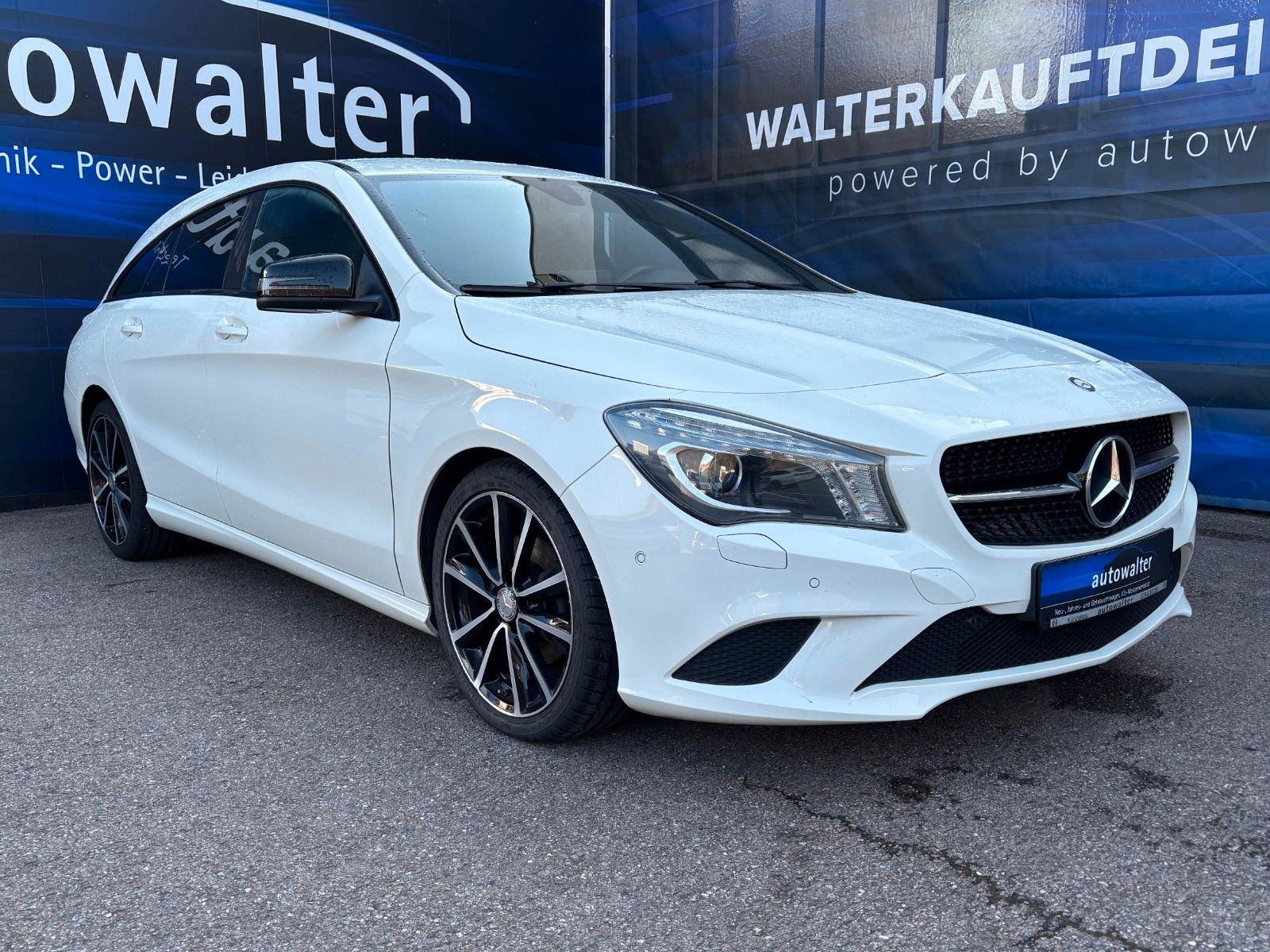 Fahrzeugabbildung Mercedes-Benz Shooting Brake CLA 220 CDI  d AHK Schwenkbar