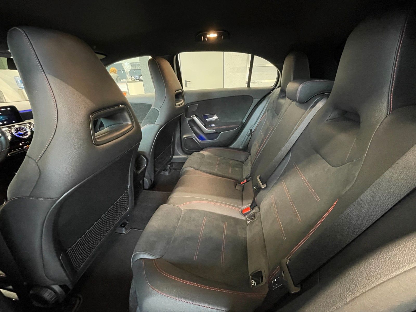 Fahrzeugabbildung Mercedes-Benz A 35 AMG 4Matic*Night-Paket*1.Hand*LED