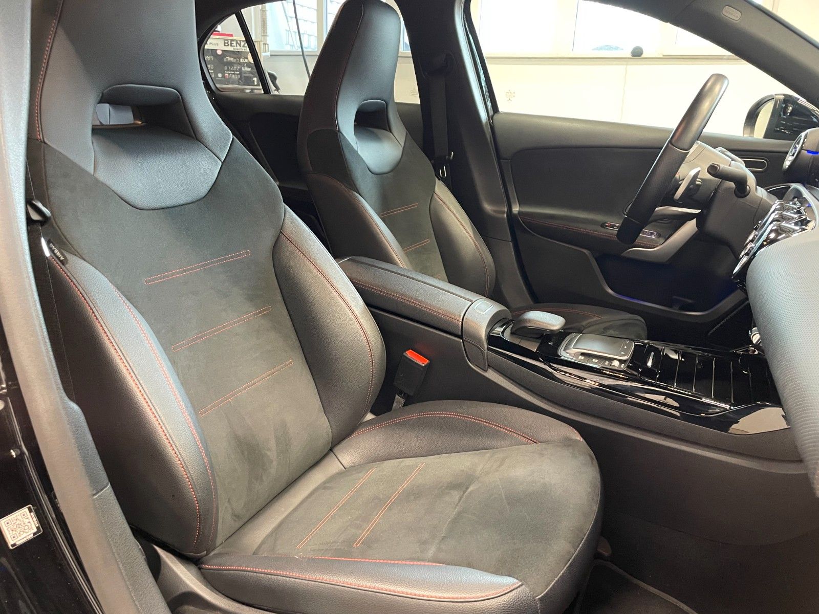 Fahrzeugabbildung Mercedes-Benz A 35 AMG 4Matic*Night-Paket*1.Hand*LED