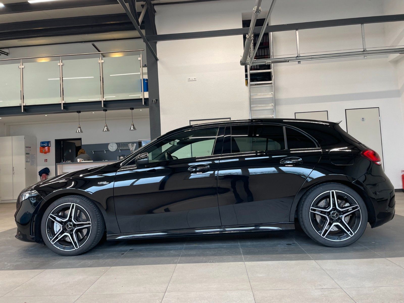 Fahrzeugabbildung Mercedes-Benz A 35 AMG 4Matic*Night-Paket*1.Hand*LED