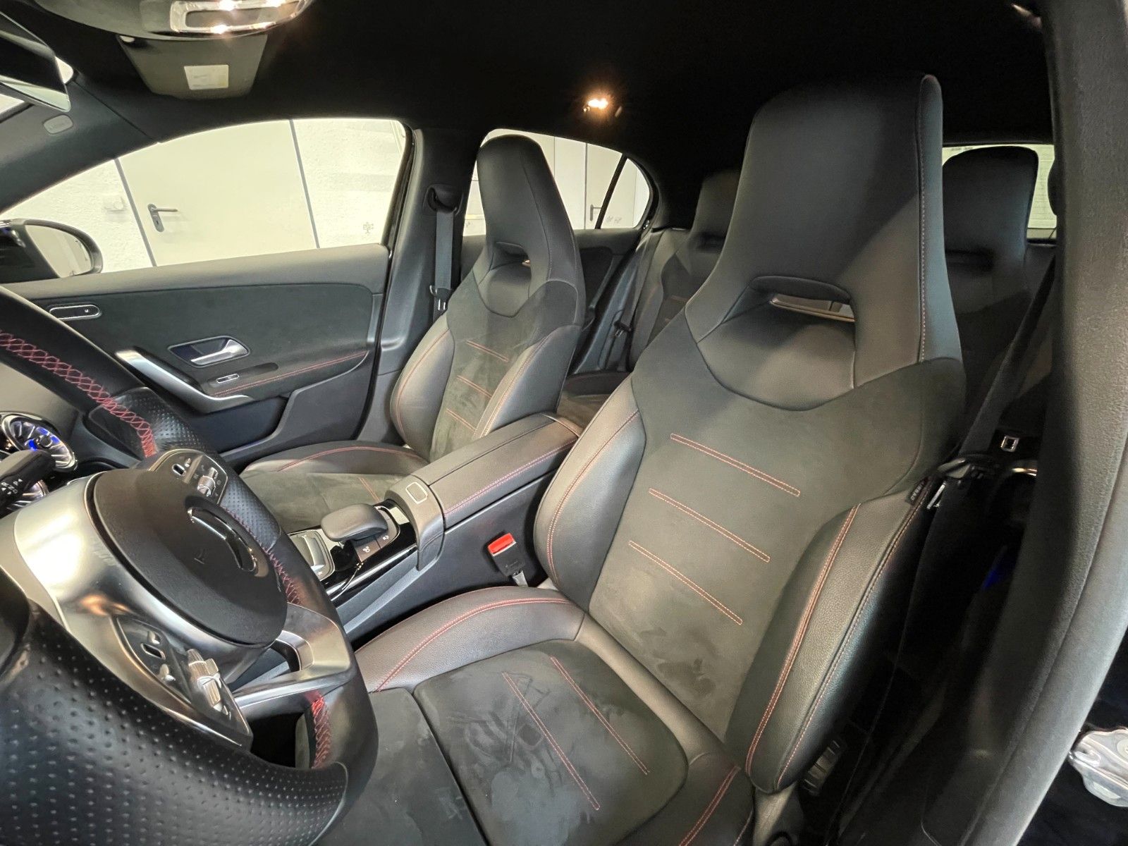 Fahrzeugabbildung Mercedes-Benz A 35 AMG 4Matic*Night-Paket*1.Hand*LED