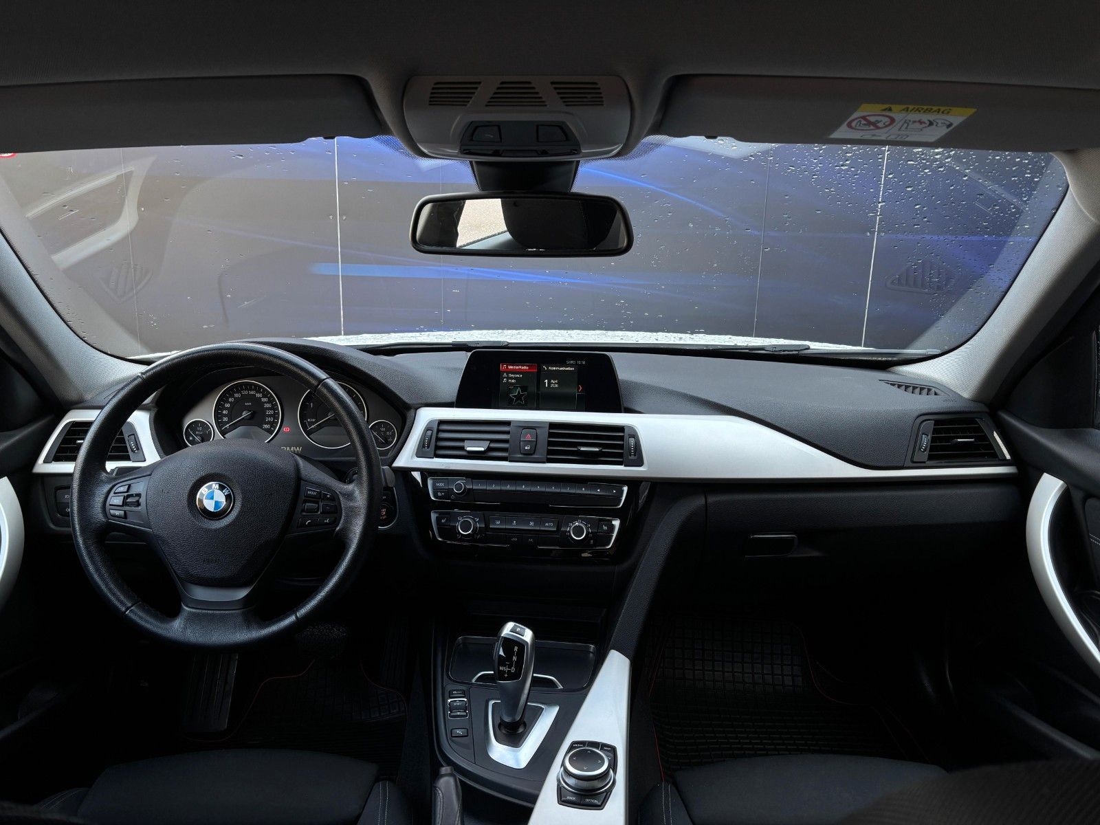 Fahrzeugabbildung BMW 320 3 Touring 320 d Advantage