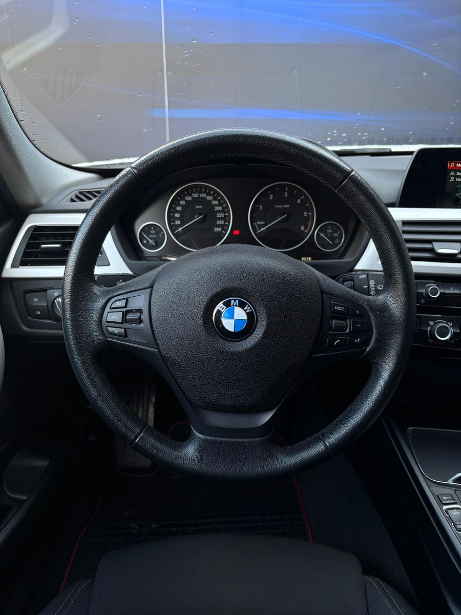 Fahrzeugabbildung BMW 320 3 Touring 320 d Advantage