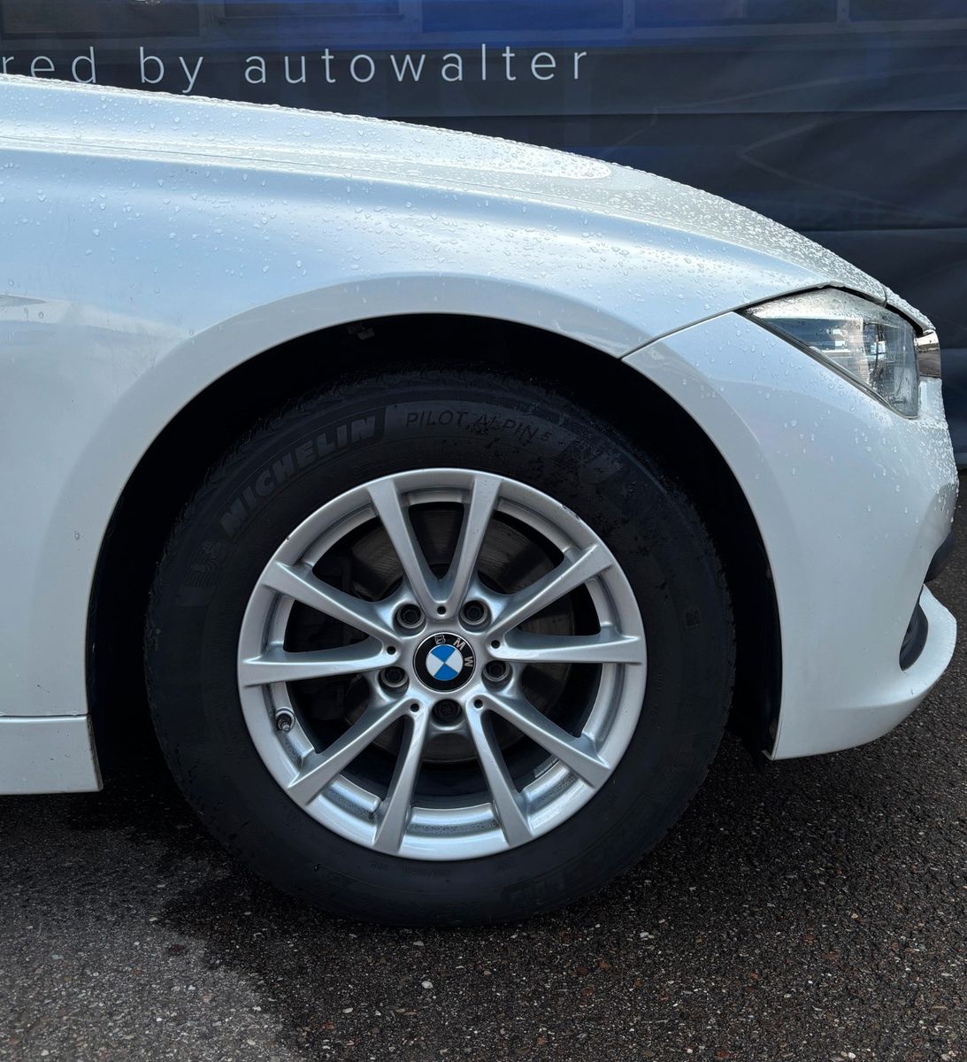 Fahrzeugabbildung BMW 320 3 Touring 320 d Advantage