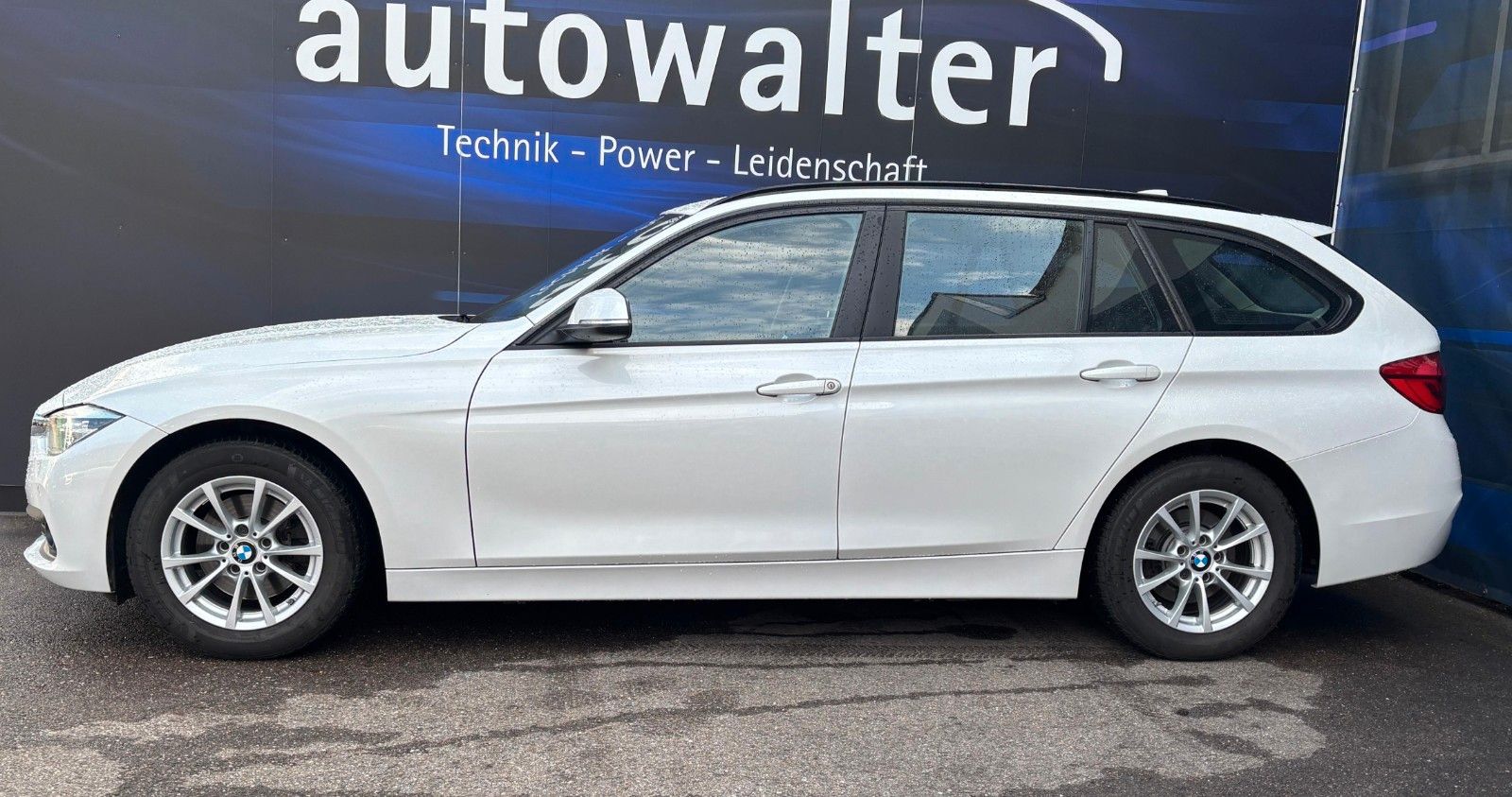 Fahrzeugabbildung BMW 320 3 Touring 320 d Advantage