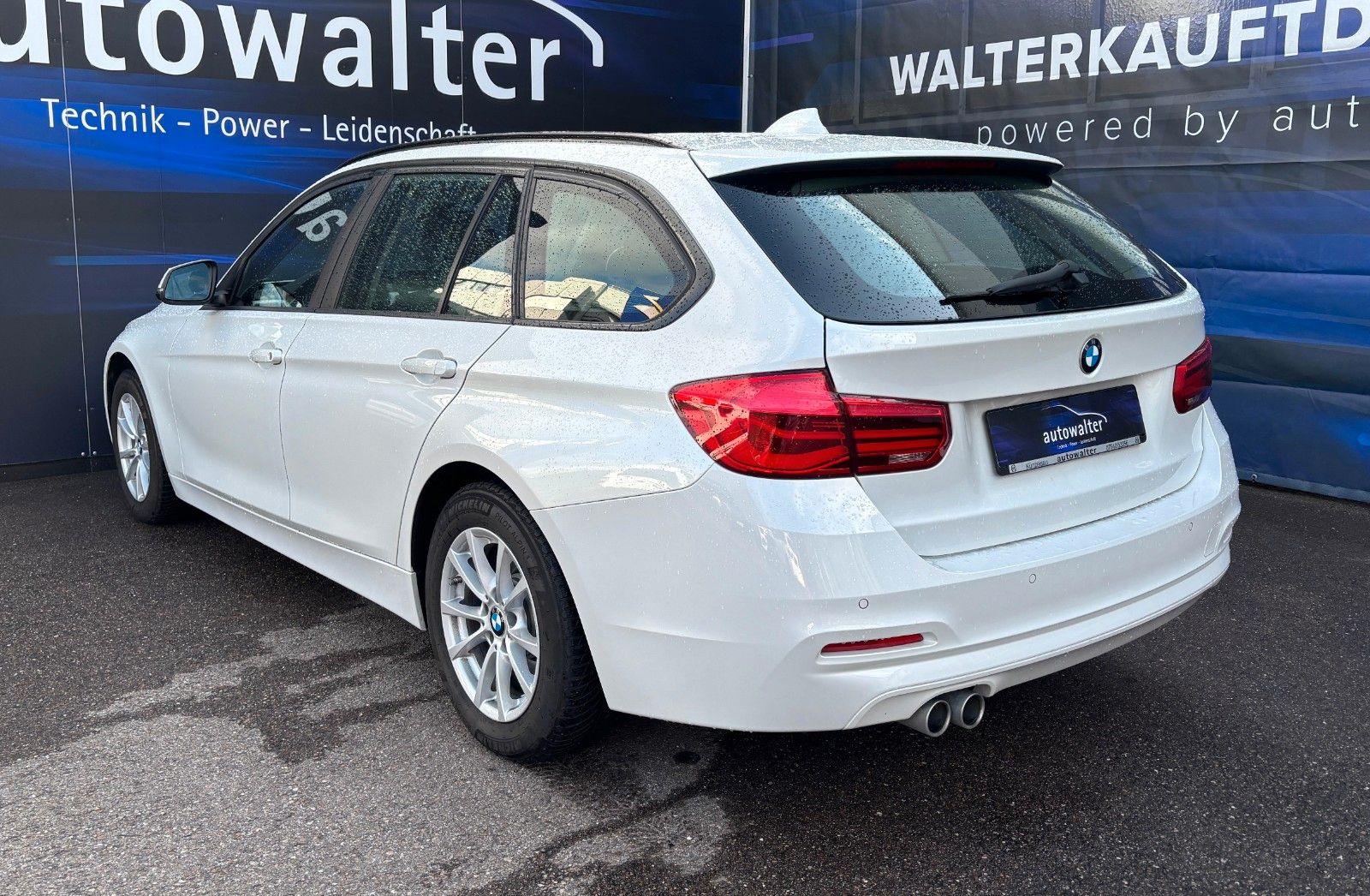 Fahrzeugabbildung BMW 320 3 Touring 320 d Advantage