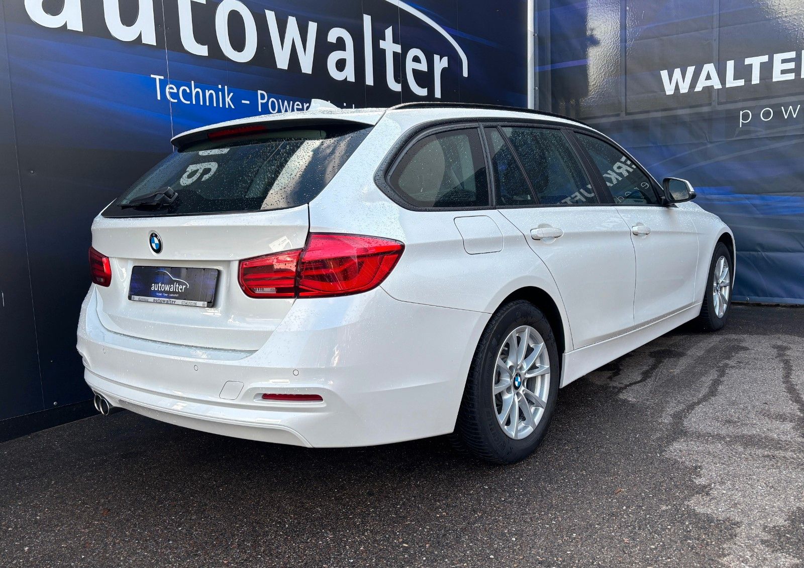 Fahrzeugabbildung BMW 320 3 Touring 320 d Advantage