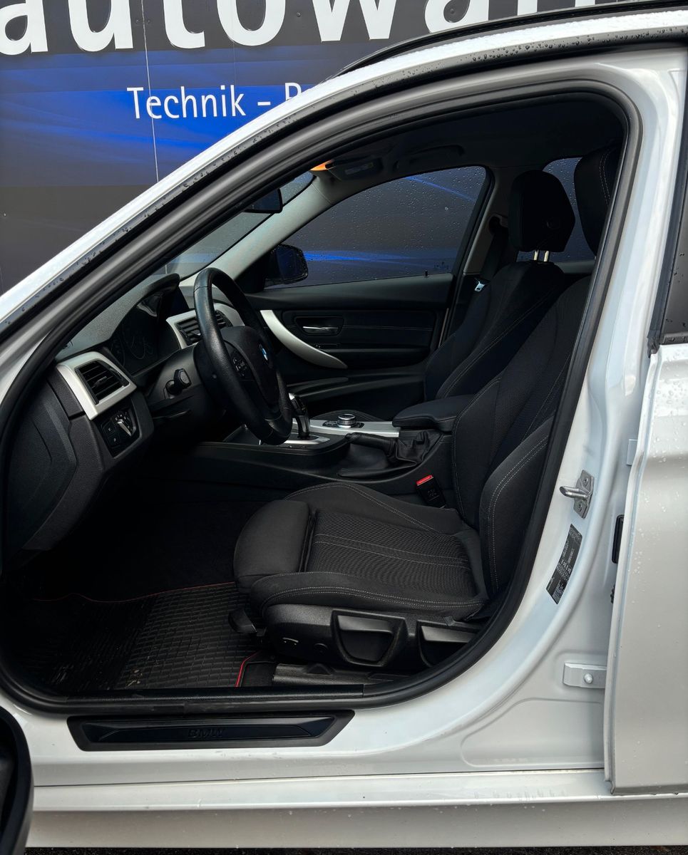 Fahrzeugabbildung BMW 320 3 Touring 320 d Advantage