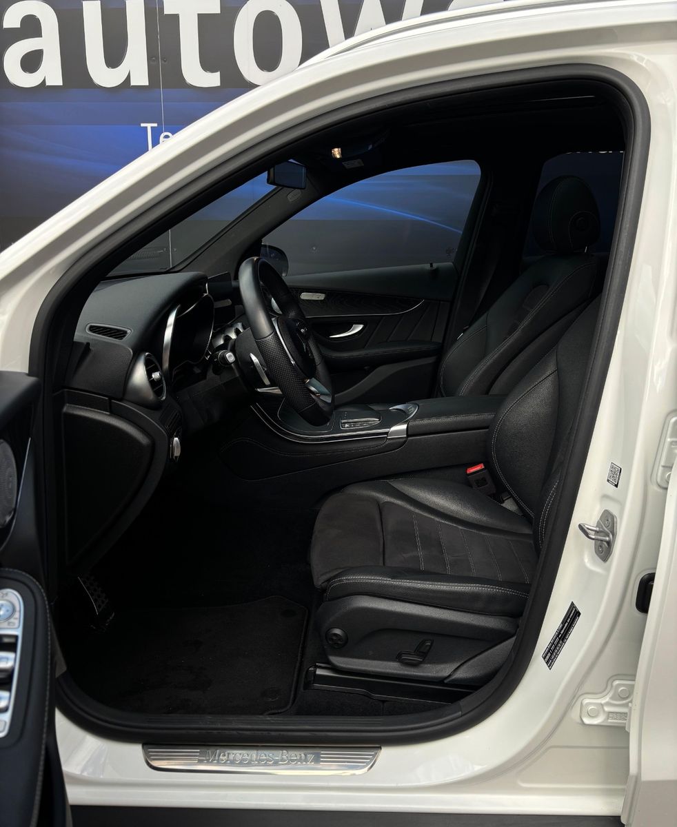Fahrzeugabbildung Mercedes-Benz GLC 300  e 4Matic,AHK schwenkbar