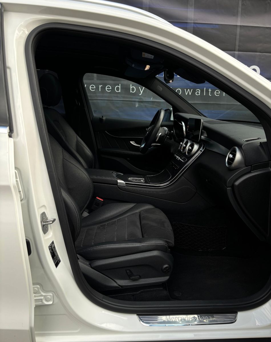 Fahrzeugabbildung Mercedes-Benz GLC 300  e 4Matic,AHK schwenkbar