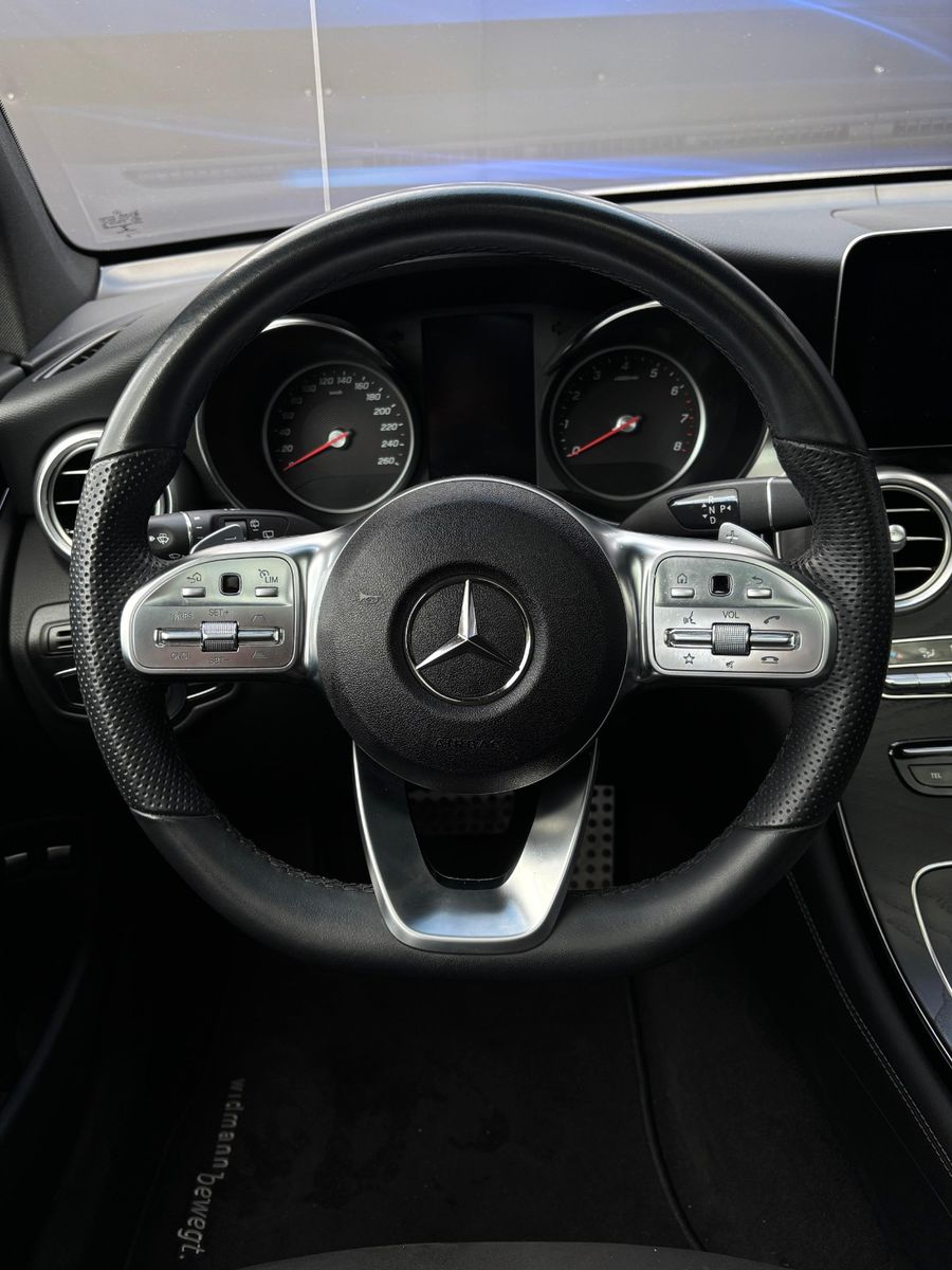 Fahrzeugabbildung Mercedes-Benz GLC 300  e 4Matic,AHK schwenkbar