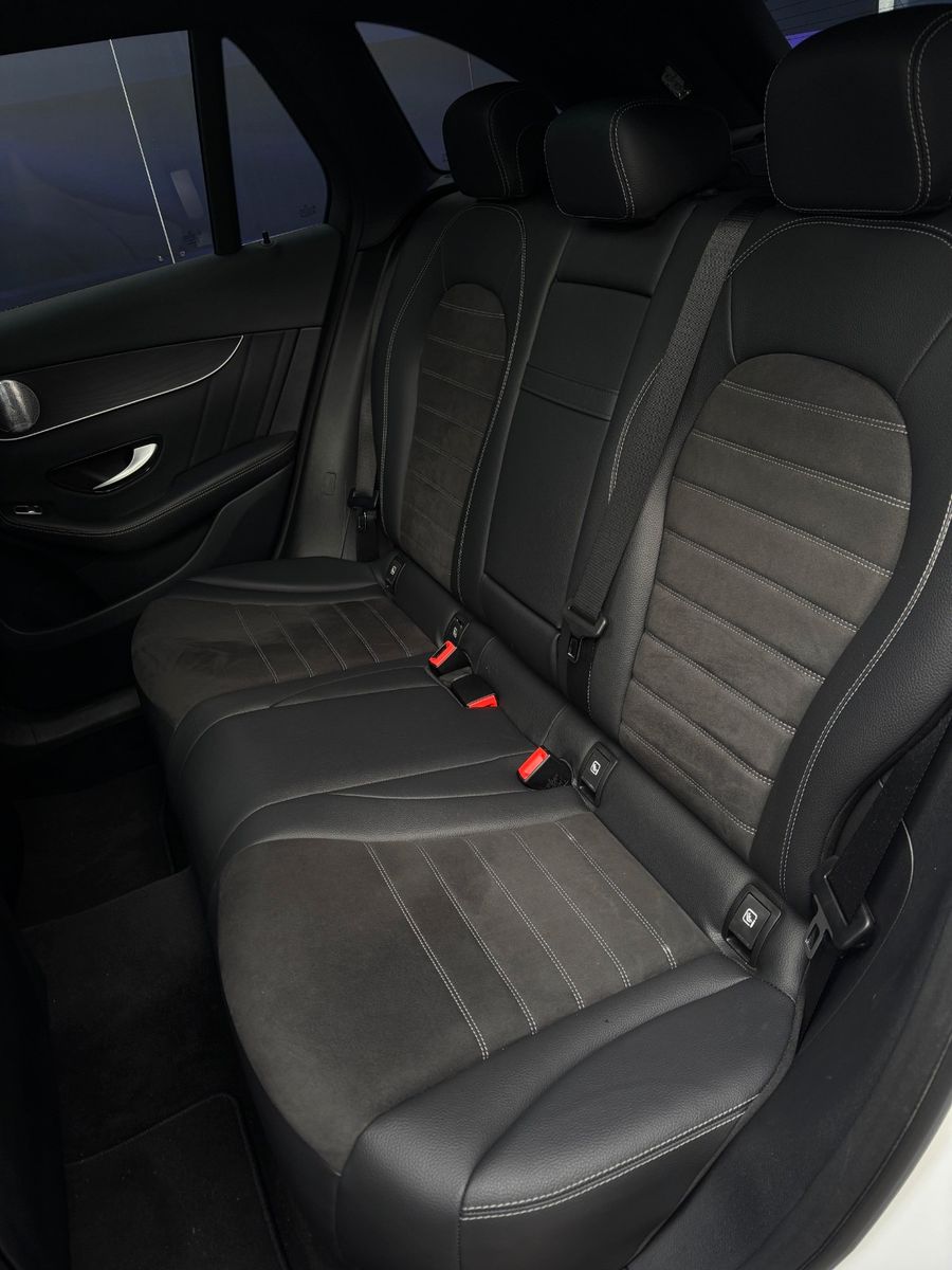 Fahrzeugabbildung Mercedes-Benz GLC 300  e 4Matic,AHK schwenkbar