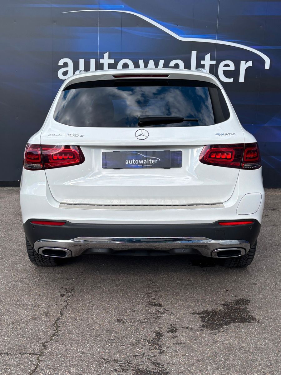 Fahrzeugabbildung Mercedes-Benz GLC 300  e 4Matic,AHK schwenkbar