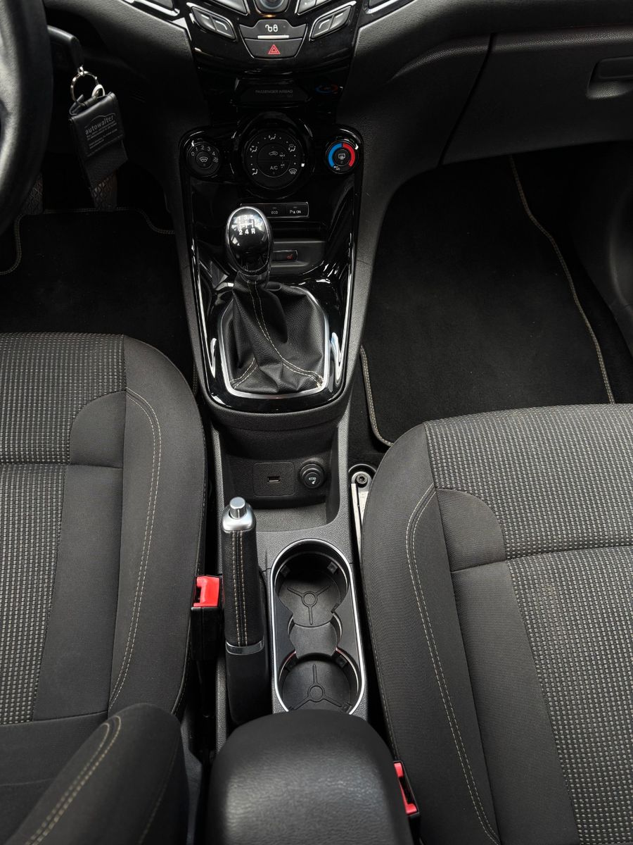 Fahrzeugabbildung Ford Fiesta Titanium,Kamera