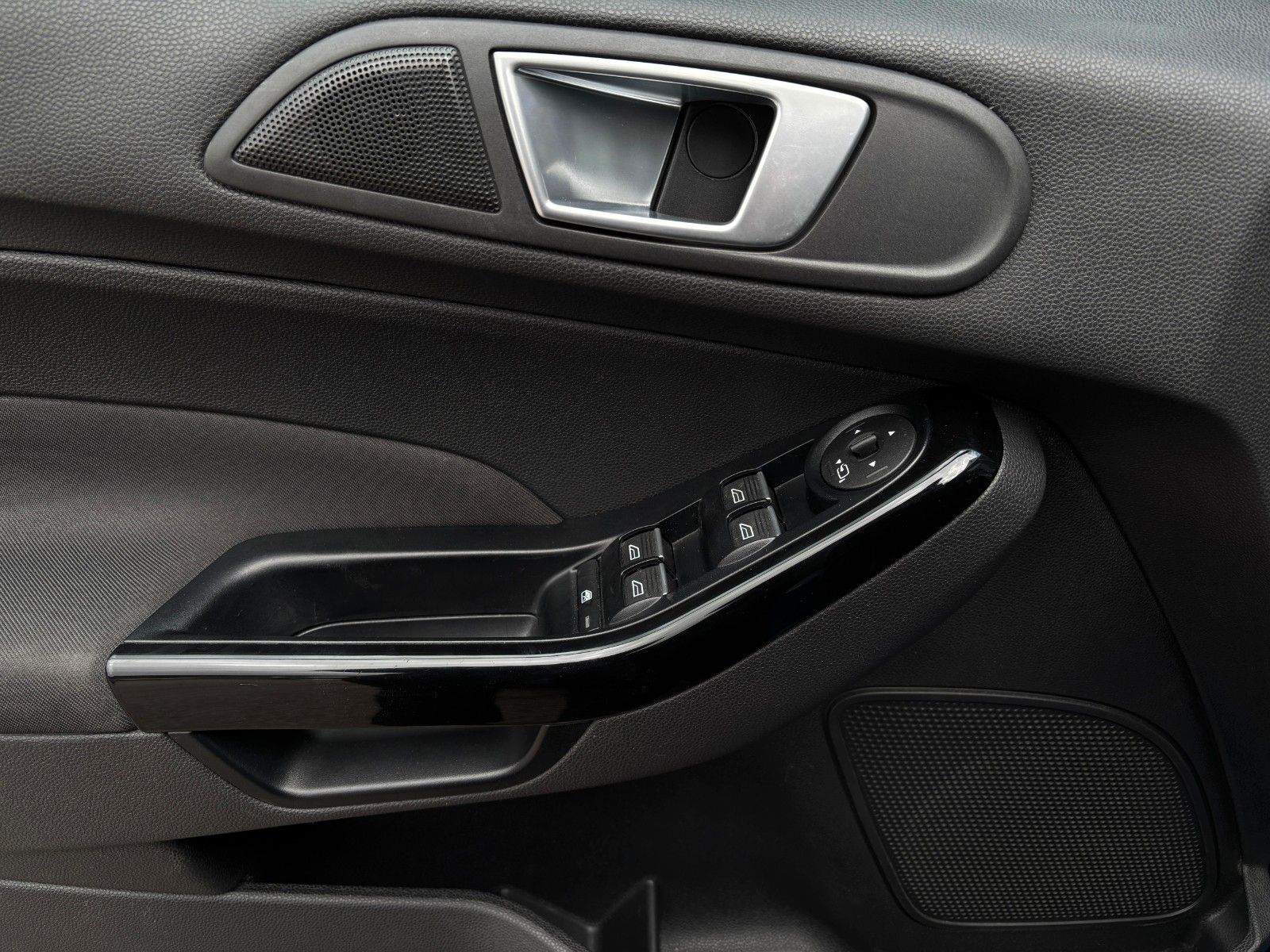 Fahrzeugabbildung Ford Fiesta Titanium,Kamera