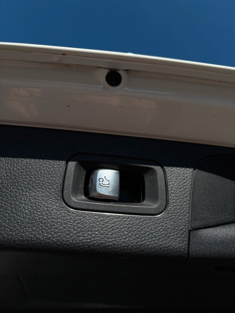 Fahrzeugabbildung Mercedes-Benz GLC 250d 4matic-AMG -Pano-AHK schwenk.-2.Hand