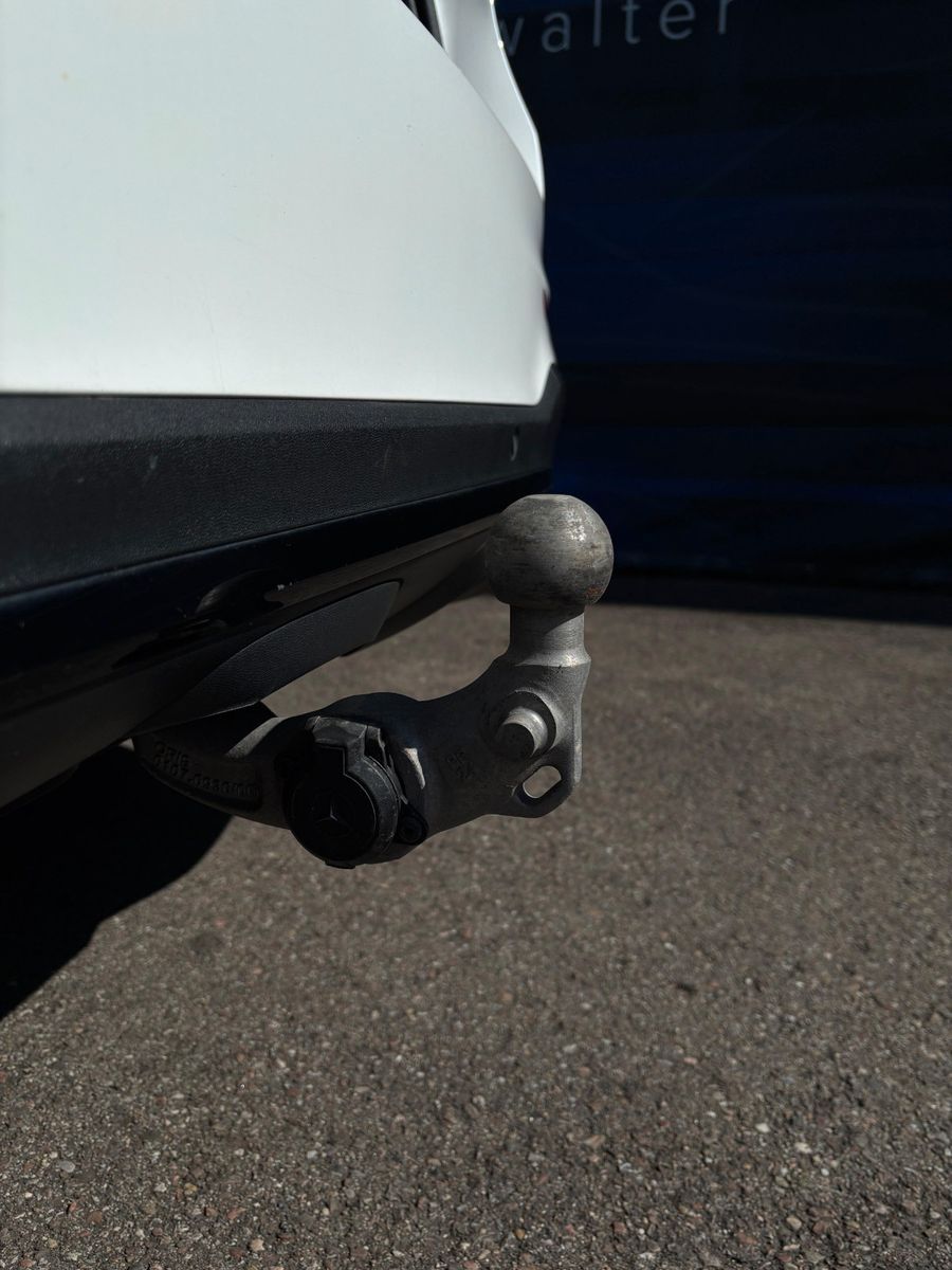 Fahrzeugabbildung Mercedes-Benz GLC 250d 4matic-AMG -Pano-AHK schwenk.-2.Hand