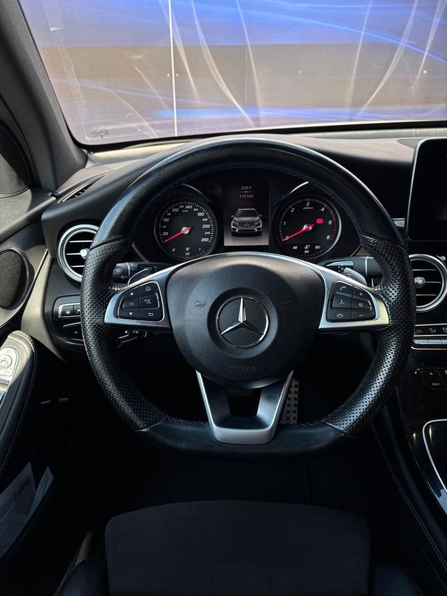 Fahrzeugabbildung Mercedes-Benz GLC 250d 4matic-AMG -Pano-AHK schwenk.-2.Hand
