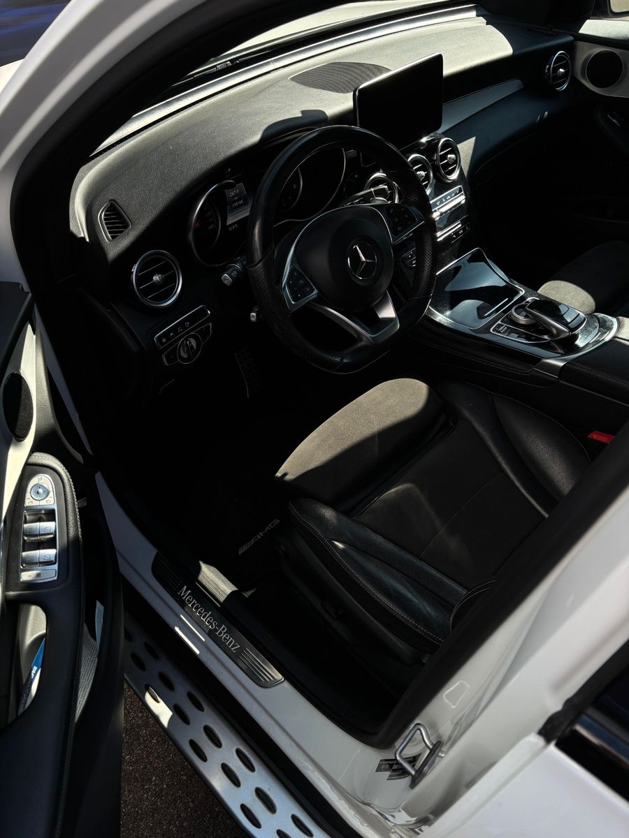 Fahrzeugabbildung Mercedes-Benz GLC 250d 4matic-AMG -Pano-AHK schwenk.-2.Hand