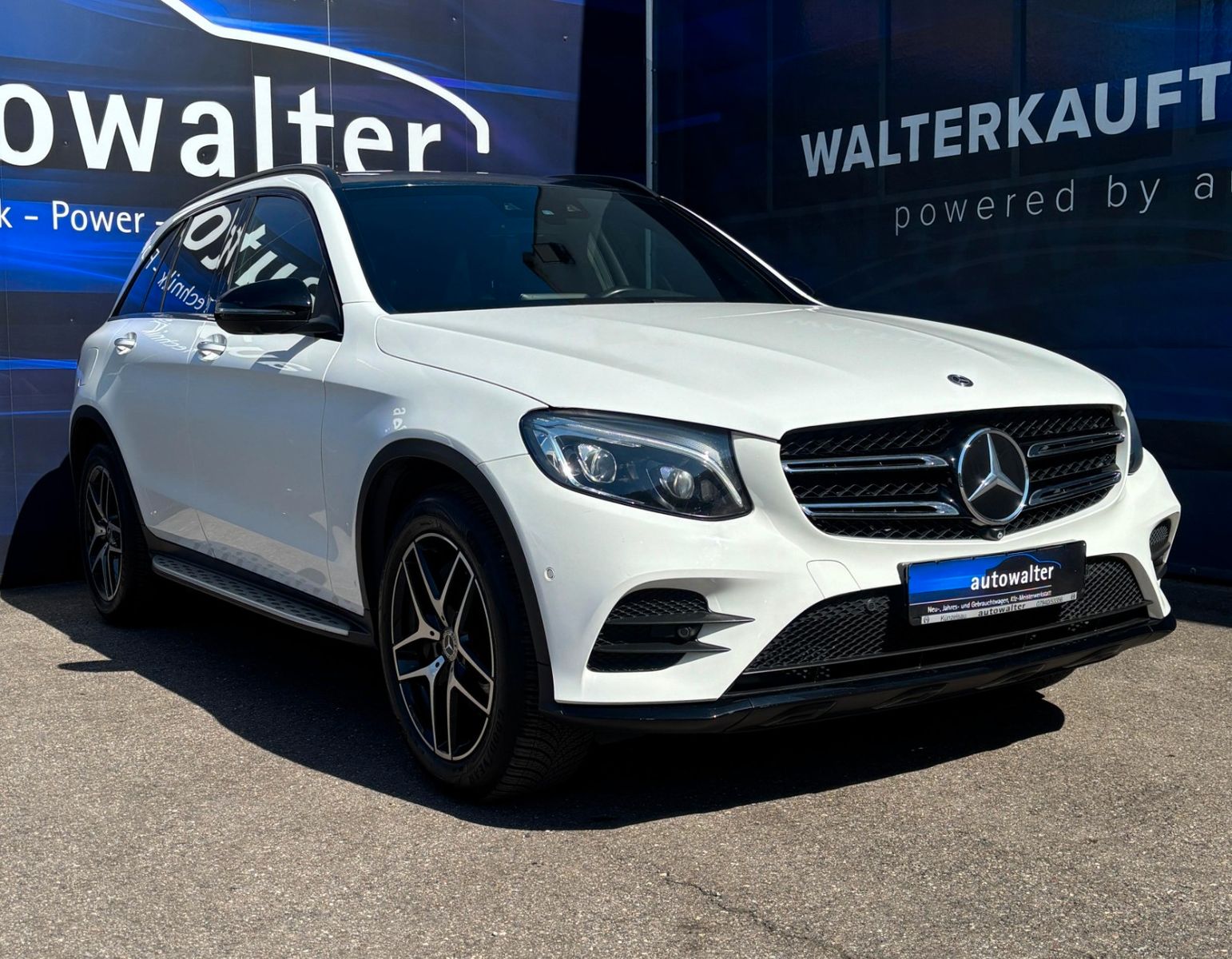 Fahrzeugabbildung Mercedes-Benz GLC 250d 4matic-AMG -Pano-AHK schwenk.-2.Hand